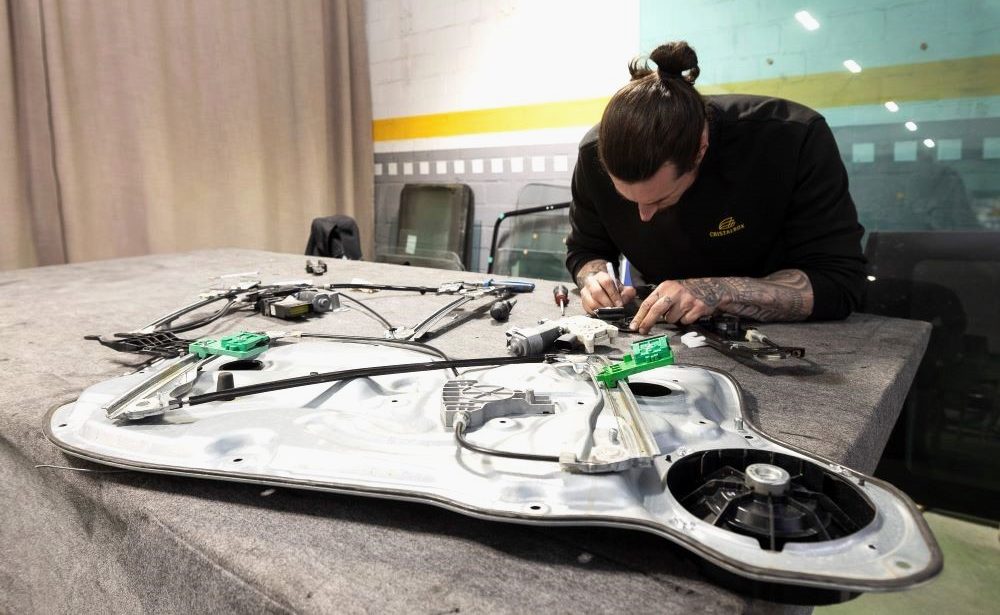 Reparación de elevalunas eléctricos de coches en Madrid