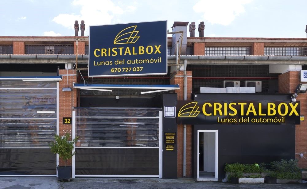 Taller de lunas de coches Cristalbox de Vallecas