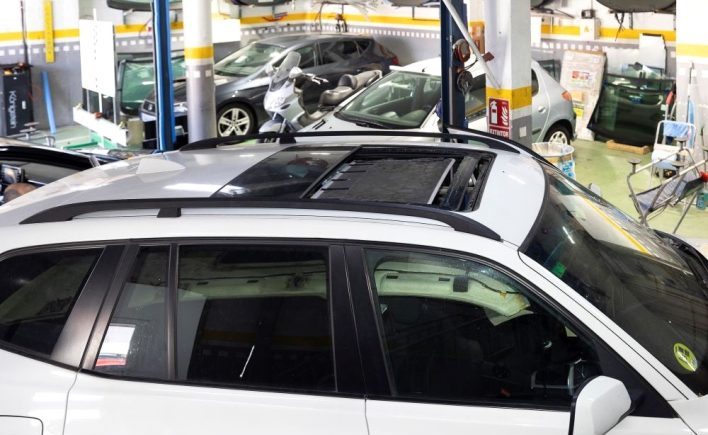 Repración de techo solar en Vallecas Reparación y cambio de techos solares y panorámicos de coches