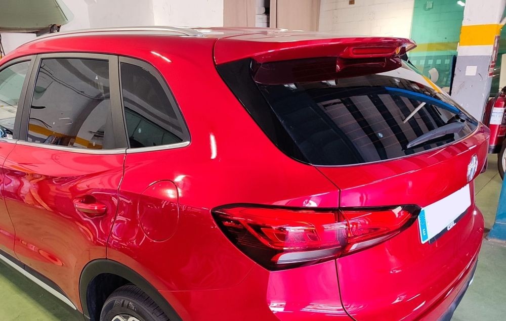 Instalación de laminas solares en vehículos