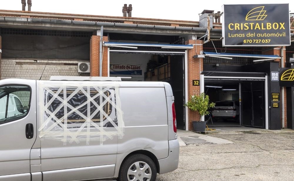 Acristalar o poner una ventana a la furgoneta